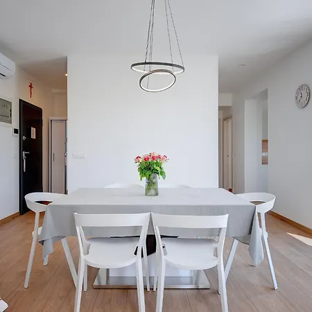 Modern With Large Covered Terrace Pula