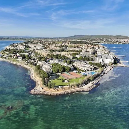 In Croatia Near Adriatic Coast * 풀라