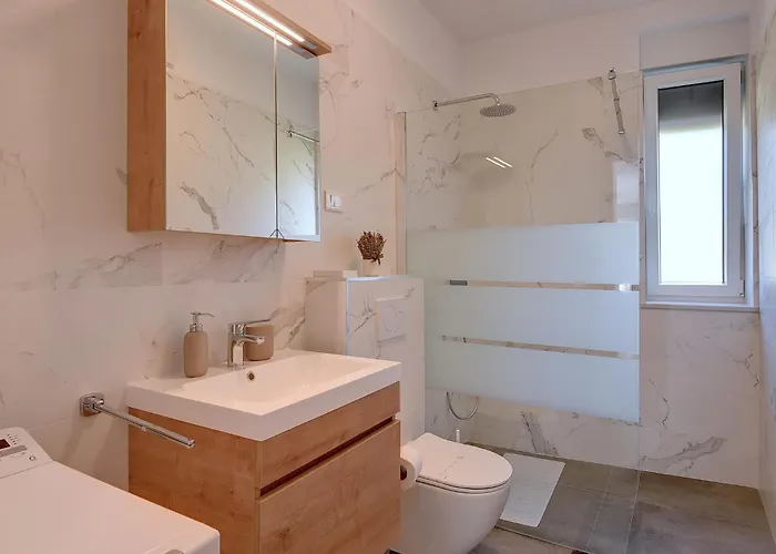 아파트 In Croatia Near Adriatic Coast *